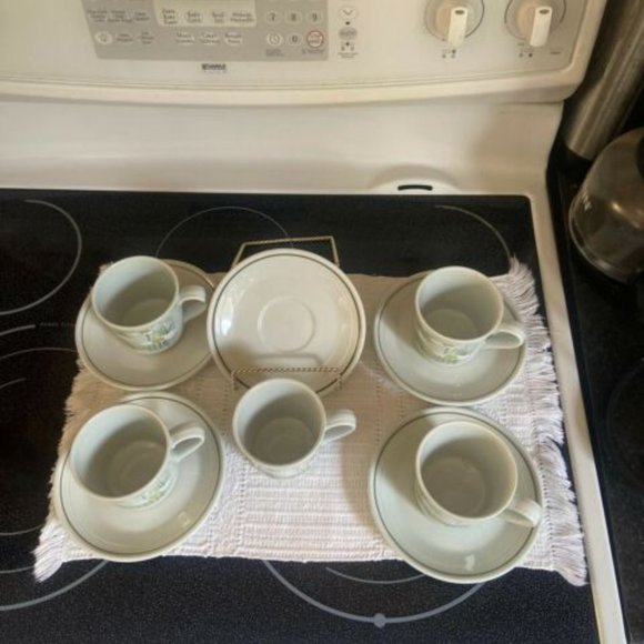 5 Royal Doulton Lambethware Daisyfield LS 1040 Cups and Saucers Vintage - Picture 2 of 6